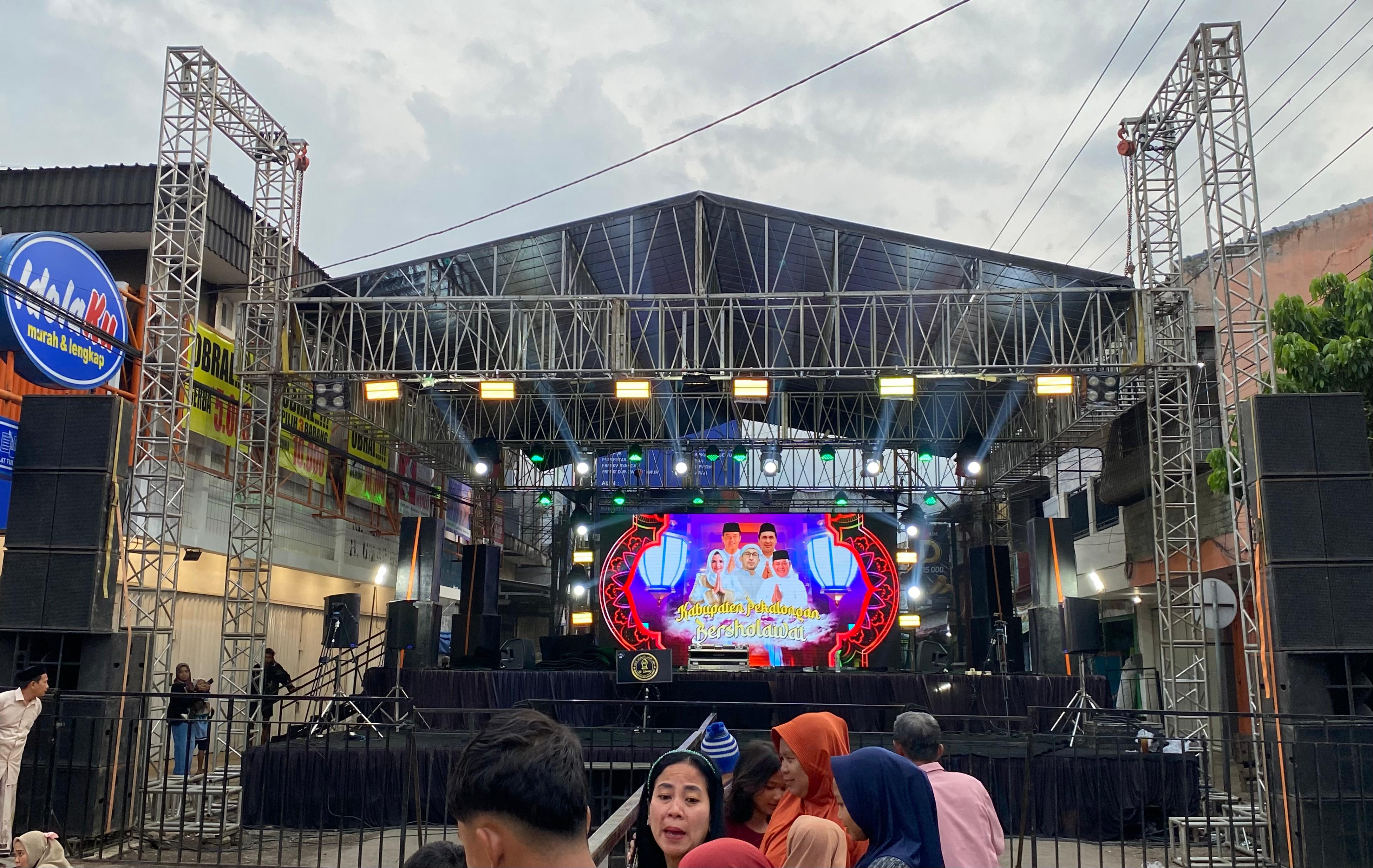 PEKALONGAN BERSHOLAWAT BERSAMA AZZAHIR